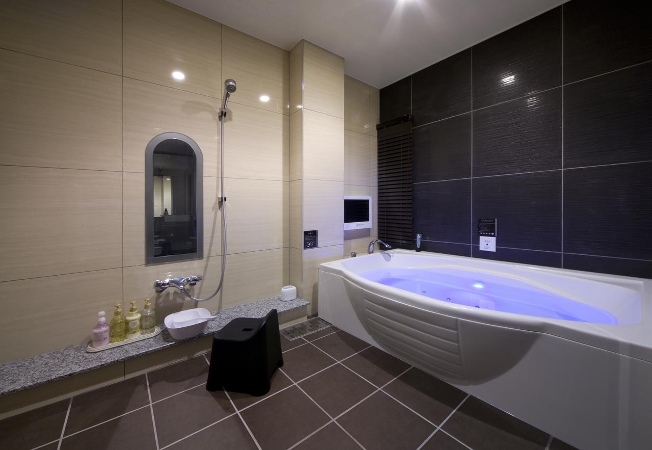 Jewel Hotel Luxury Modern (Adults Only) Miyoshi  Extérieur photo