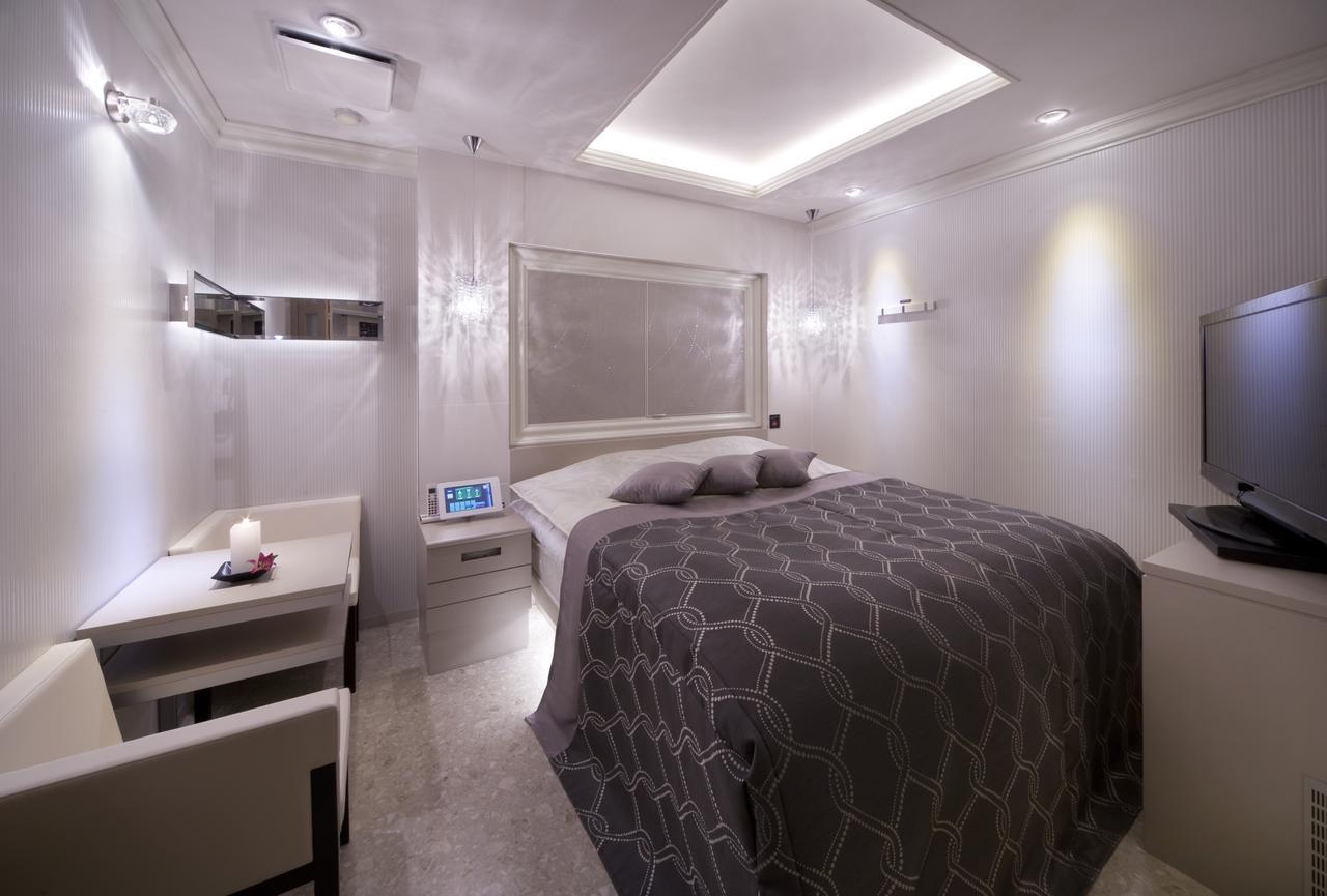 Jewel Hotel Luxury Modern (Adults Only) Miyoshi  Extérieur photo